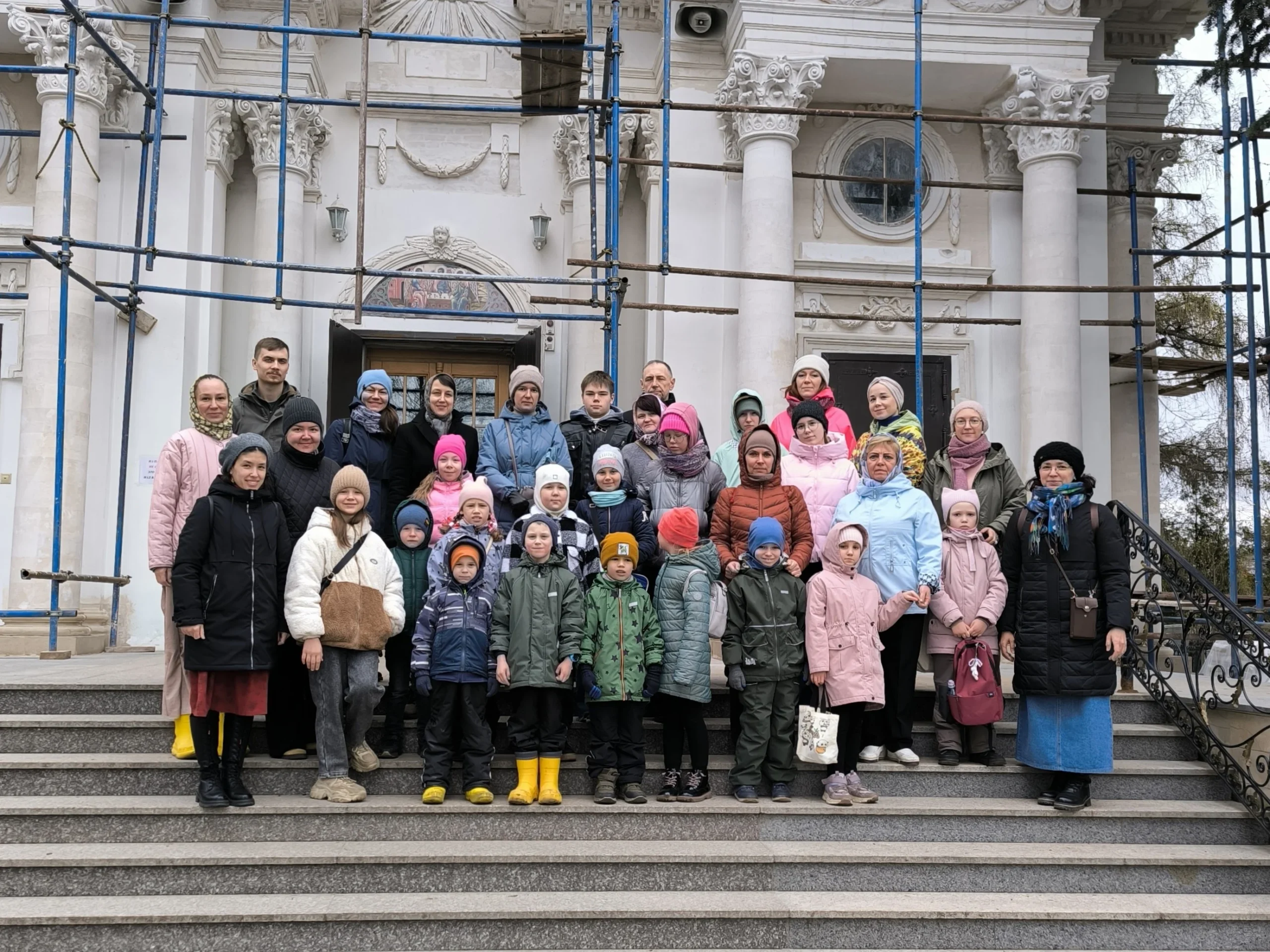 Экскурсия детской Воскресной школы в Троицкий храм деревни Павлино
